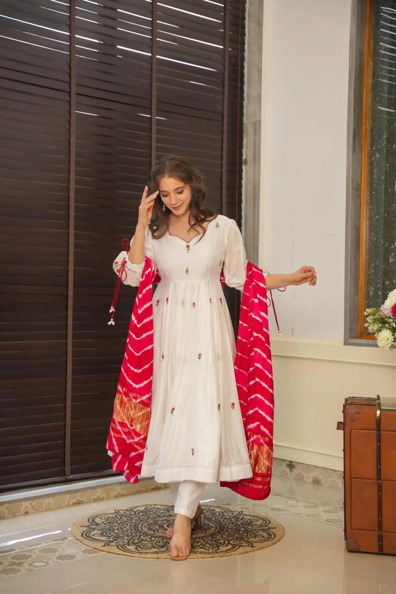 Eloriya Taniya's White Premium Quality Suit Set - XS [34] | Eloriya India
