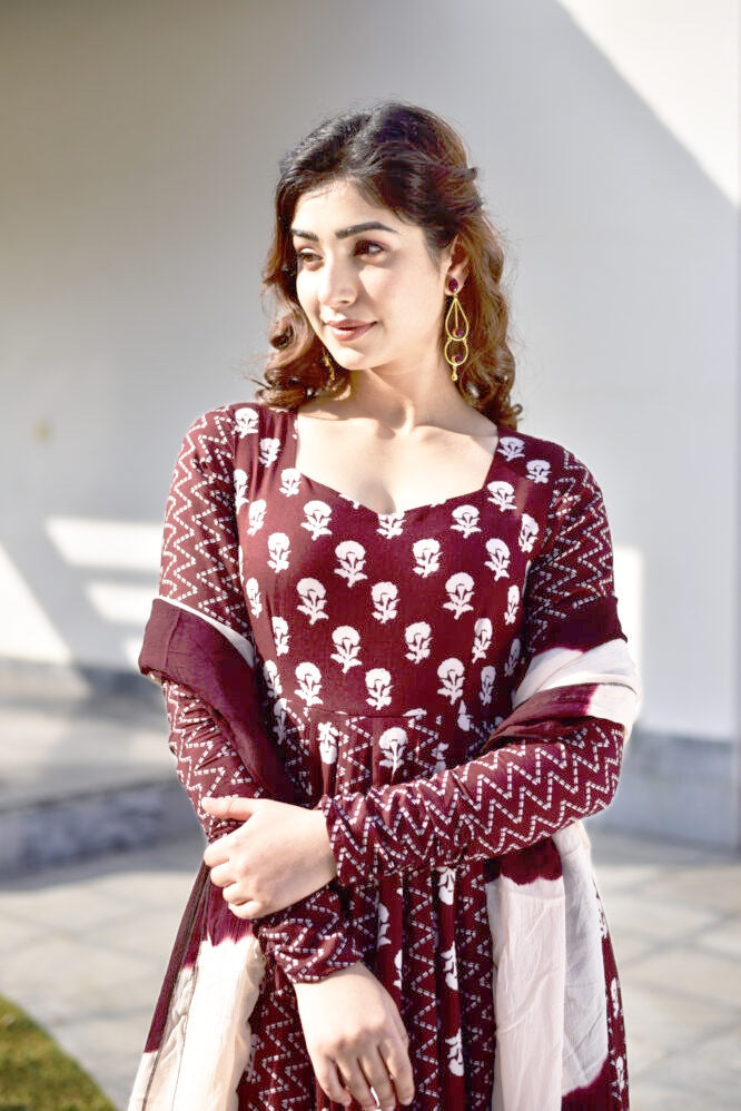 Eloriya Gajgamini Brown Maxi Set | Eloriya India