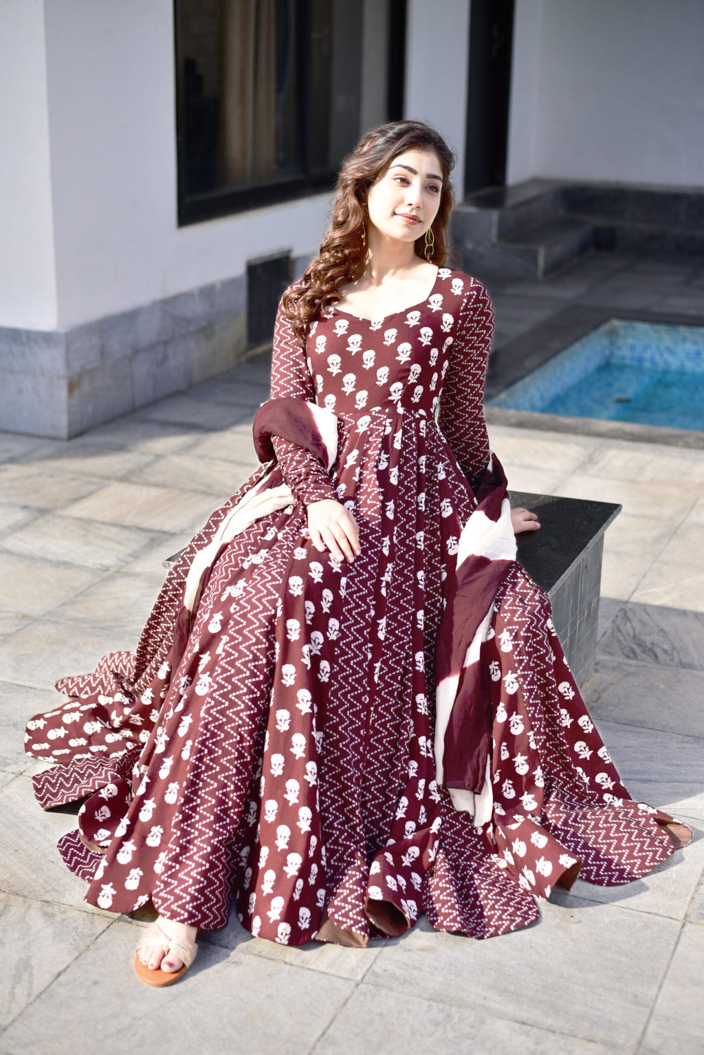 Eloriya Gajgamini Brown Maxi Set - M | Eloriya India