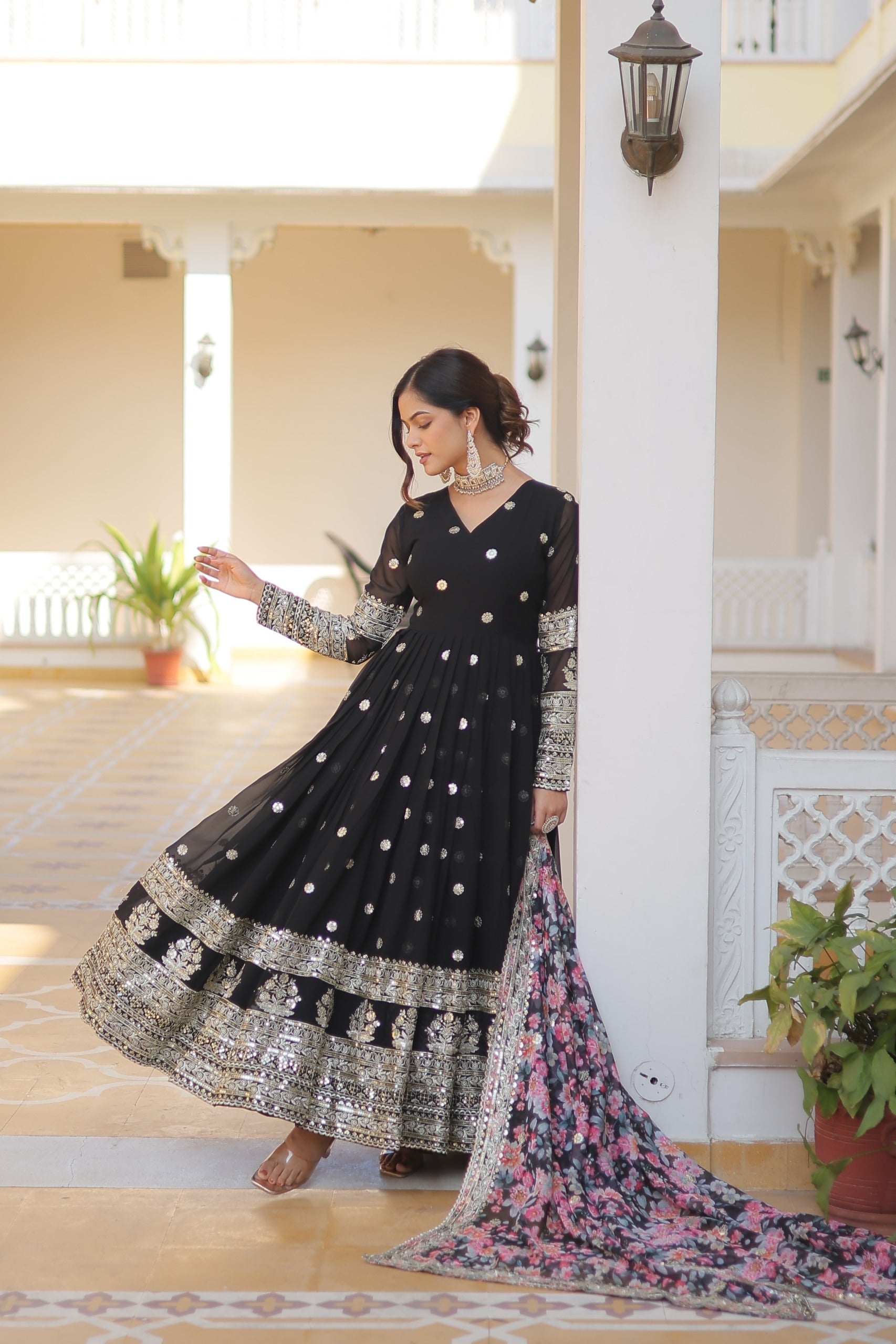 Eloriya Kavita's Black Designer Gown - L(40'') | Eloriya India