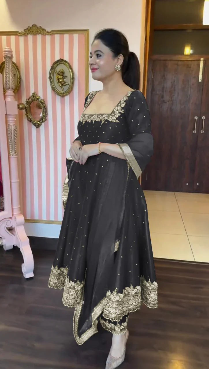 Eloriya Prachi's' Black Heavy Vichitra Royal Elegant Suit Set - M [38] | Eloriya India