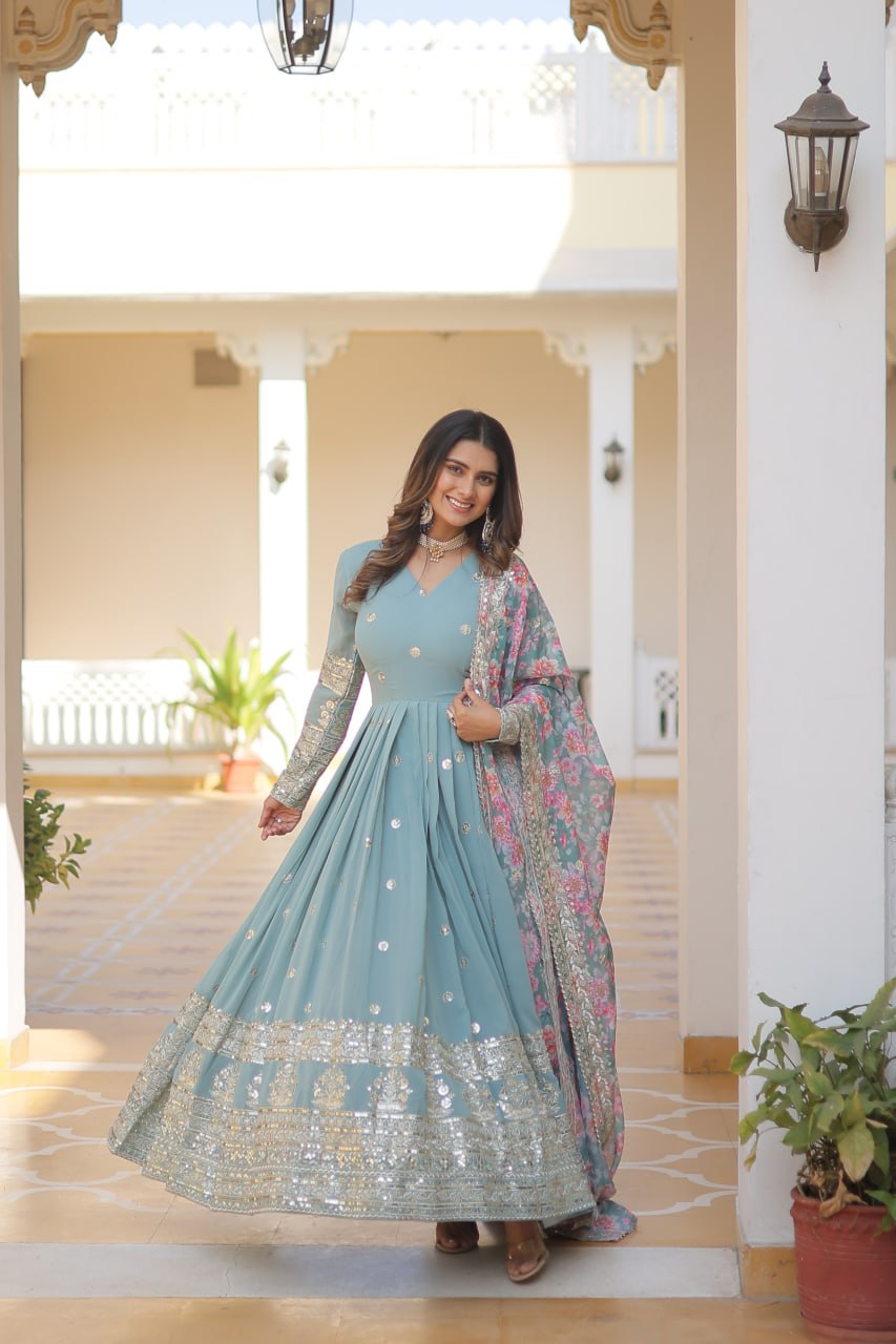 Eloriya Kavita's Designere Gown - XS [34] | Eloriya India