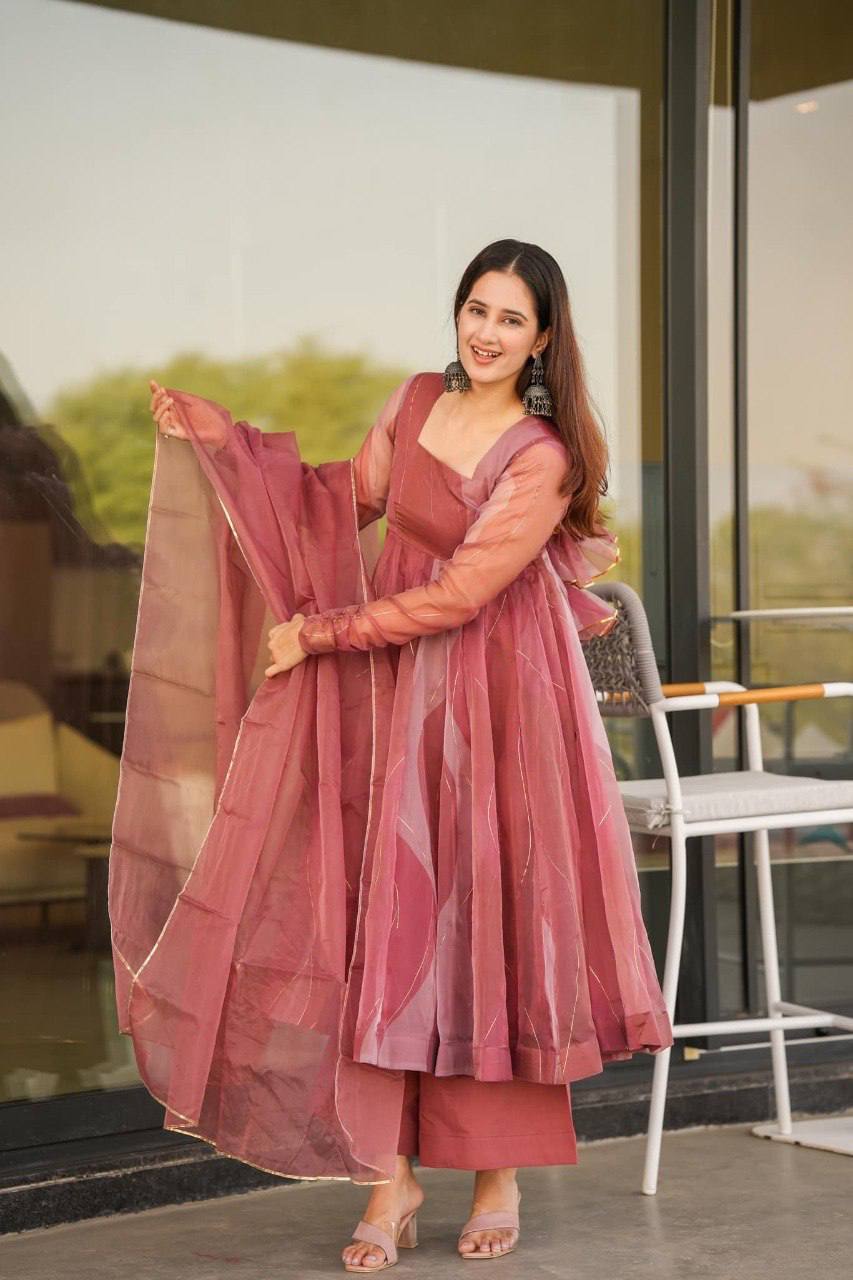 Eloriya Salmon Organza Suit Set - M [38] | Eloriya India